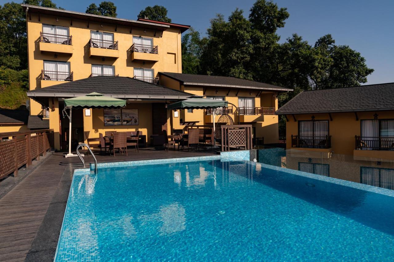 Bar Peepal Resort Pokhara Exterior foto