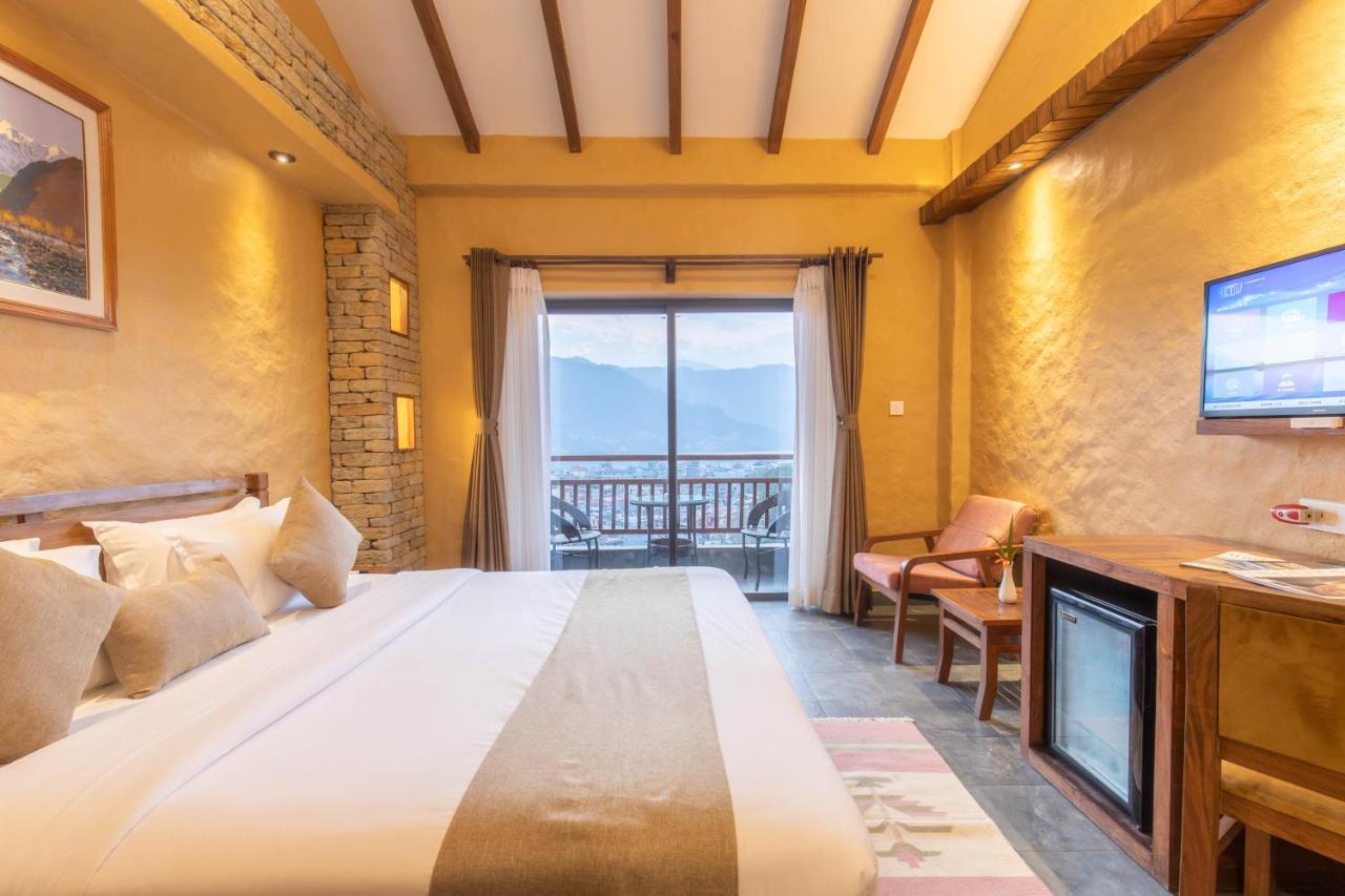 Bar Peepal Resort Pokhara Exterior foto Deluxe room