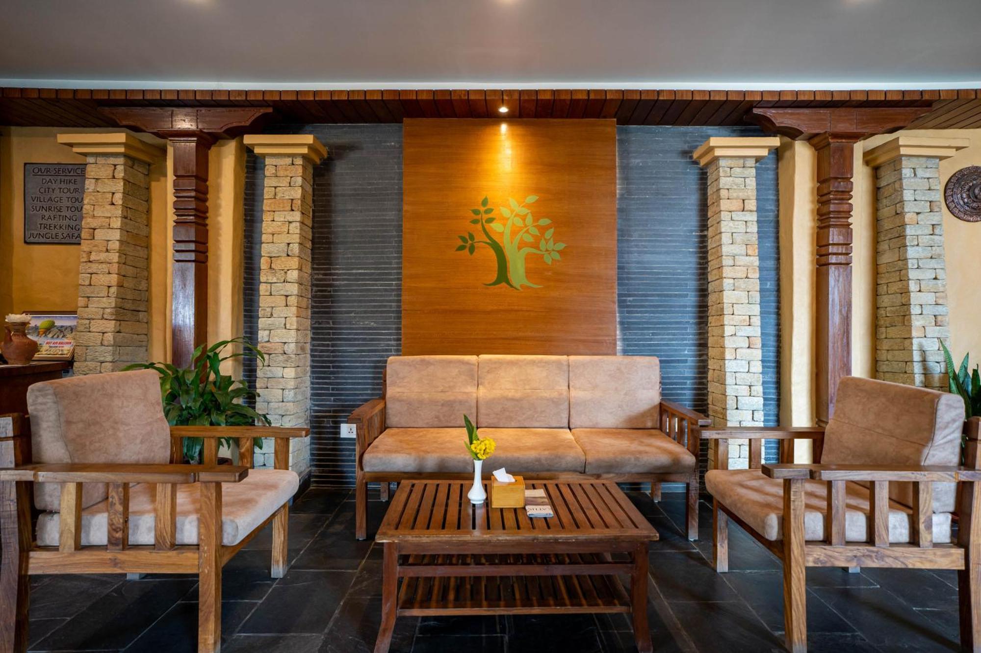 Bar Peepal Resort Pokhara Exterior foto The lobby of the hotel