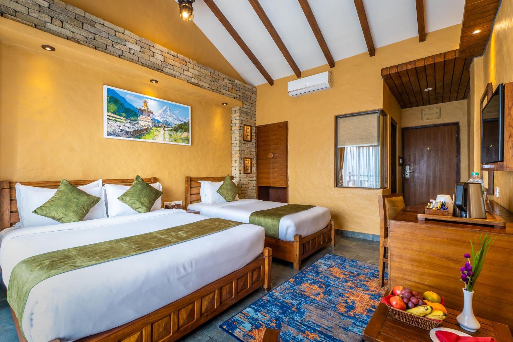 Bar Peepal Resort Pokhara Exterior foto Deluxe Room