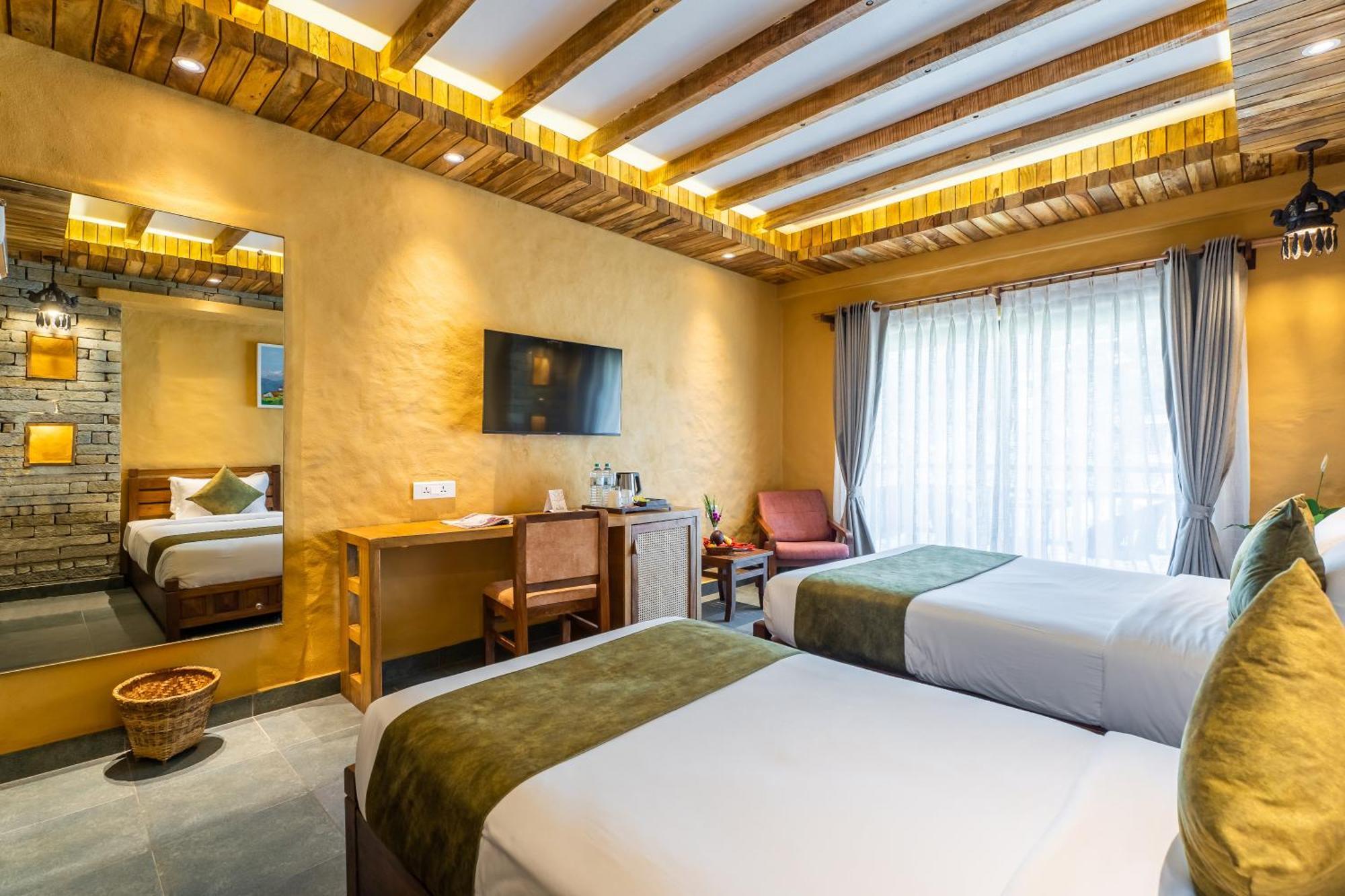 Bar Peepal Resort Pokhara Exterior foto Deluxe Room
